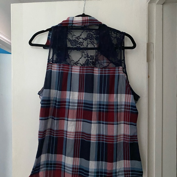 Crop Top w/ Tie - Picture 1 of 2